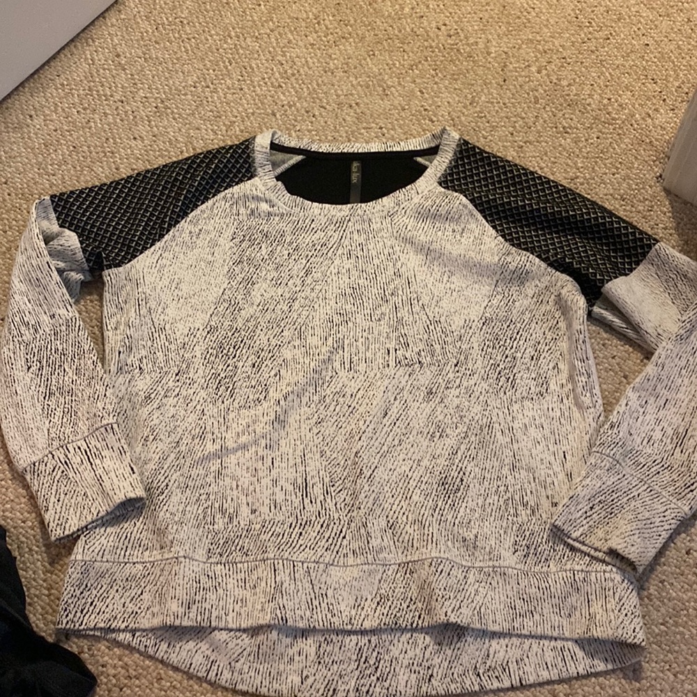 Lukka lux crewneck sweatshirt - black & white